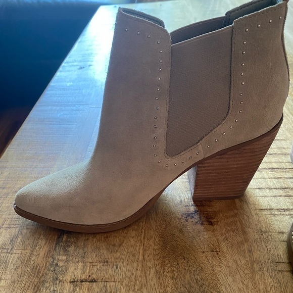 Marc Fisher heeled block heel Chelsea ankle boots NEW NO BOX 9.5 9 1/2 - Picture 3 of 7